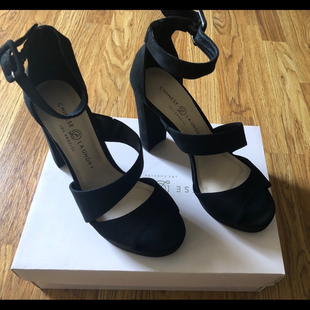 Chinese Laundry Riddle Platform Sandal - Picture 2 of 4